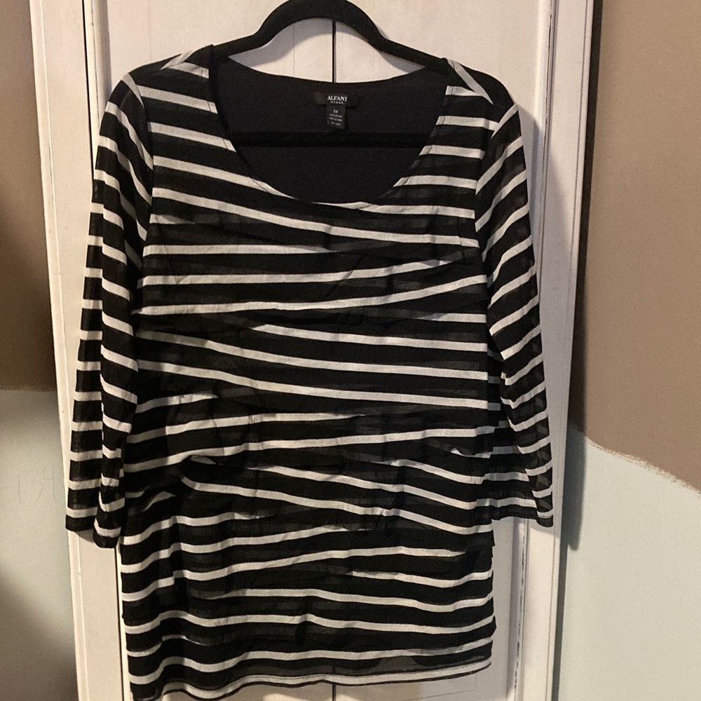 Alfani black and white women’s 2X Striped Long Sleeve Tee